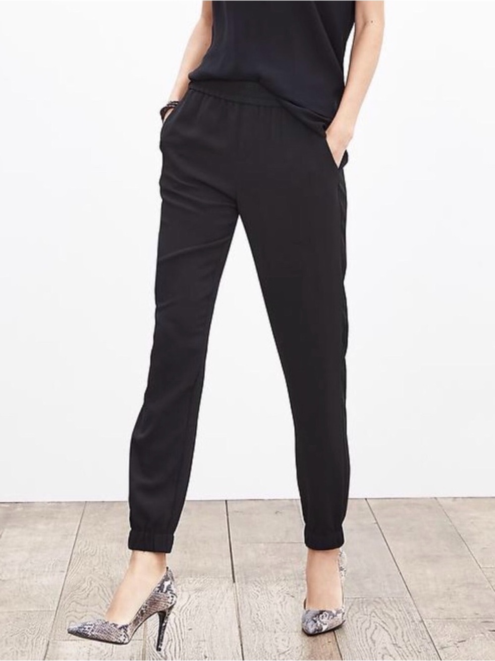 Banana Republic Drapey Jogger Pant Elastic Waist Pull On Pockets Stretch Black 8